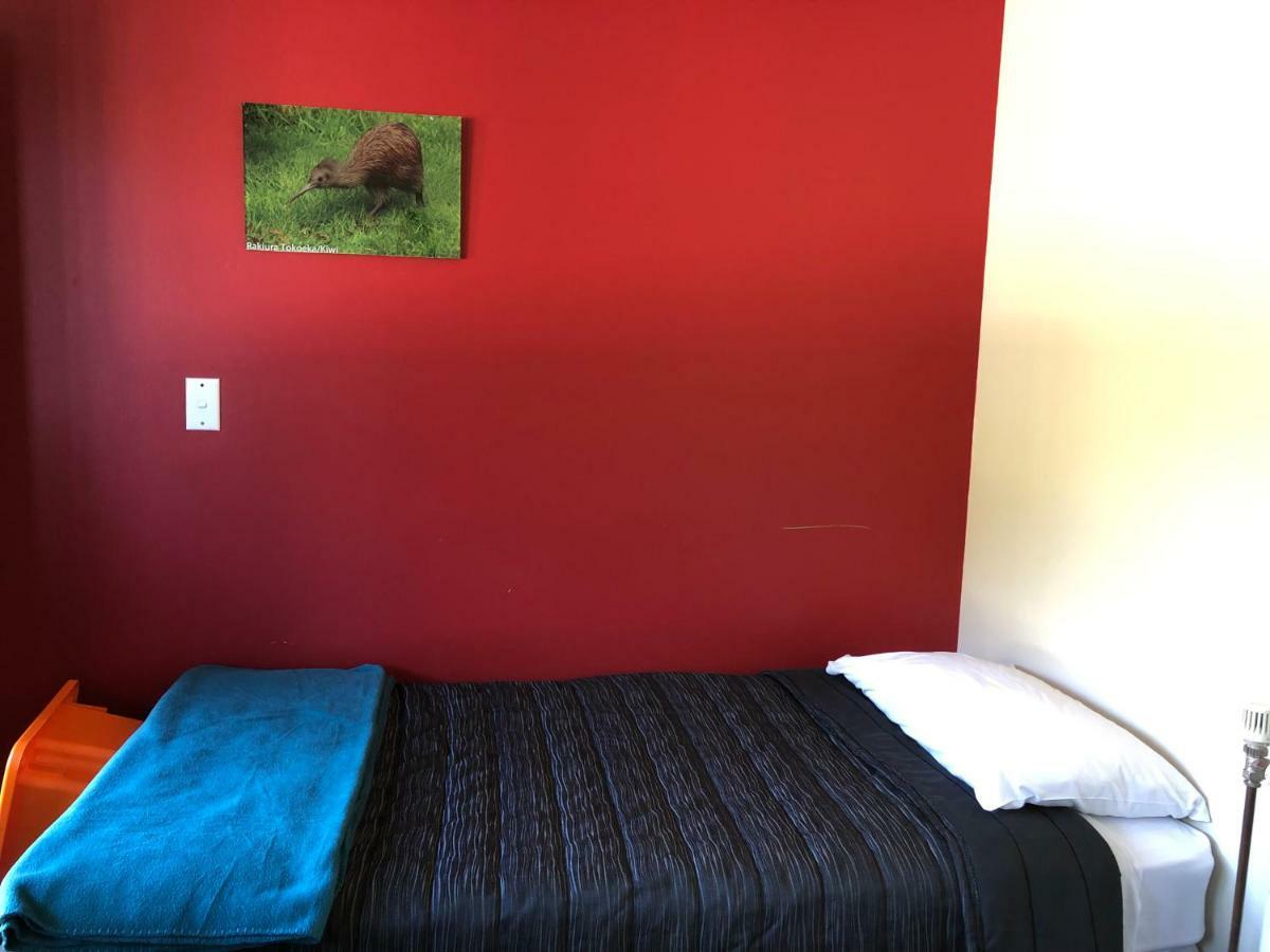 הוסטל Half-moon Bay Stewart Island Backpackers מראה חיצוני תמונה
