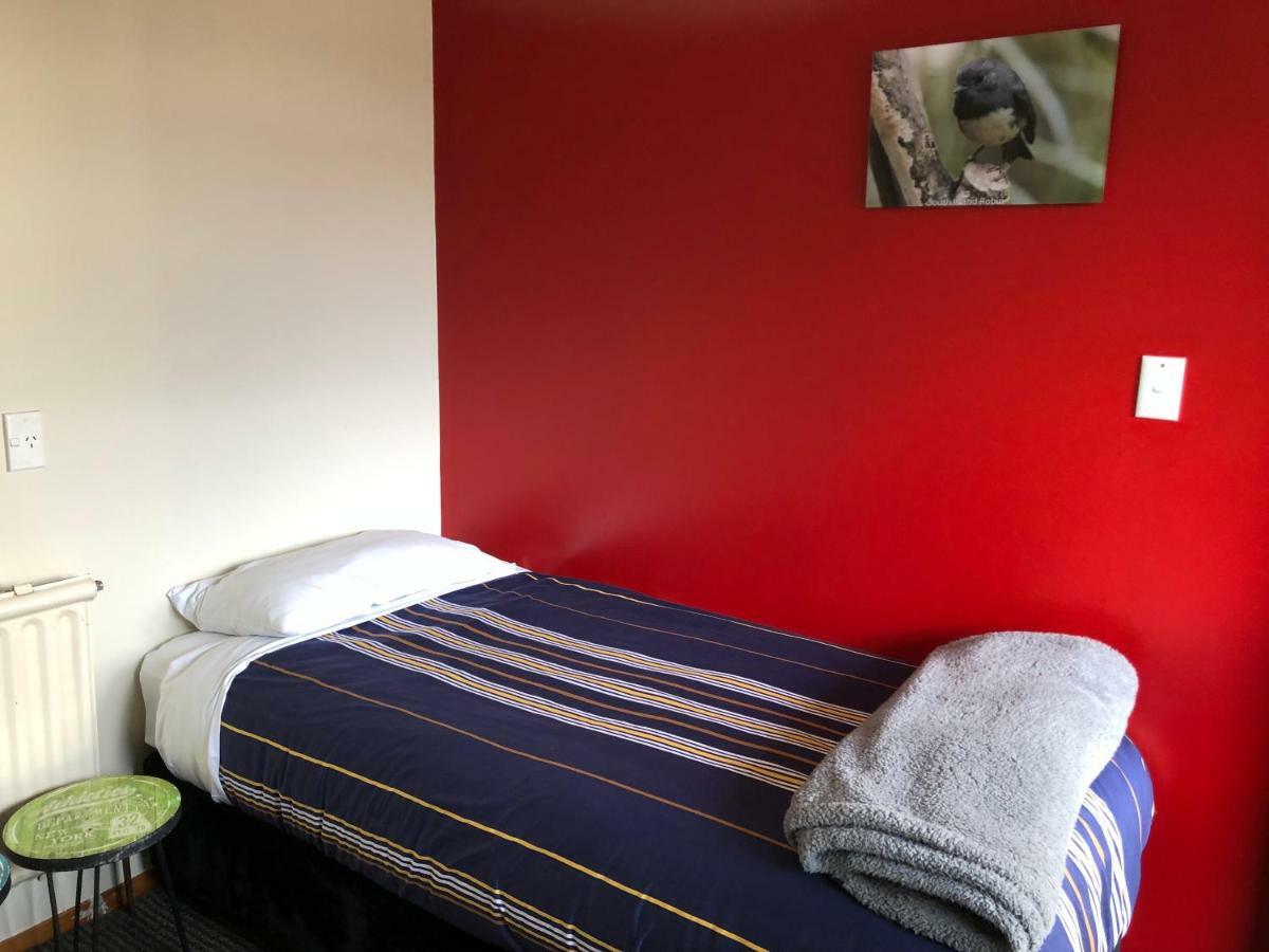 הוסטל Half-moon Bay Stewart Island Backpackers מראה חיצוני תמונה